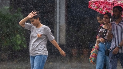 The IMD has forecast that the current spell of rain will continue, with “partly cloudy skies and moderate rainfall expected throughout the day.” While no specific alert has been issued for areas like Kurla, Borivali, Andheri, and South Mumbai, the department has included nearby districts such as Thane under the yellow alert. (Satish Bate/ Hindustan Times) The IMD has forecast that the current spell of rain will continue, with “partly cloudy skies and moderate rainfall expected throughout the day.” While no specific alert has been issued for areas like Kurla, Borivali, Andheri, and South Mumbai, the department has included nearby districts such as Thane under the yellow alert. (Satish Bate/ Hindustan Times)