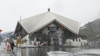 The man, identified as Gurpreet Singh of Kale village in Amritsar district, was visiting Hemkund Sahib with a 90-member group, (HT File)