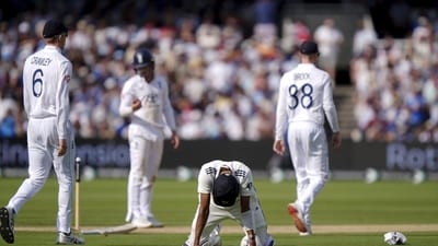 India's Mohammed Siraj reacts after being hit in the shoulder during day five of the Third Test. (HT_PRINT)