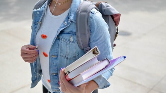 A student shared how getting into a top Delhi University college turned bittersweet as their parents objected due to Delhi’s pollution levels. (Representational image/Unsplash)