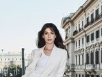 Anne Hathaway lookbook: 5 Iconic movie outfits of the diva to take inspo from
