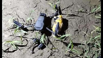 According to the BSF, 571 grams of heroin was seized from near the Indo-Pak border. (HT)
