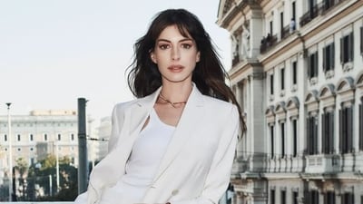 Anne Hathaway lookbook: 5 Iconic movie outfits of the diva to take inspo from (Pinterest) Anne Hathaway lookbook: 5 Iconic movie outfits of the diva to take inspo from (Pinterest)