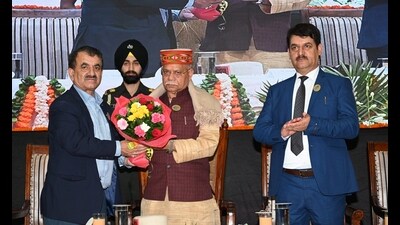 Governor Shiv Pratap Shukla being welcomed at Himachal Pradesh University foundation day event in Shimla on Tuesday. (HT) Governor Shiv Pratap Shukla being welcomed at Himachal Pradesh University foundation day event in Shimla on Tuesday. (HT)