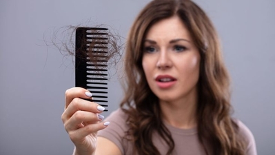 Still oiling overnight? Here’s why it’s doing more harm than good and 5 things to do instead. (Photo by Perfect Keto)