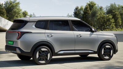 The Kia Carens Clavis EV gets two battery packs - 42 kWh with 404 km (MIDC) range, and 51.4 kWh with 490 km (MIDC) range. The Kia Carens Clavis EV gets two battery packs - 42 kWh with 404 km (MIDC) range, and 51.4 kWh with 490 km (MIDC) range.