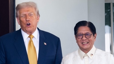 TOPSHOT - US President Donald Trump welcomes Filipino President Ferdinand Marcos Jr. at the entrance to the West Wing of the White House in Washington, DC on July 22, 2025. (Photo by SAUL LOEB / AFP) (AFP) TOPSHOT - US President Donald Trump welcomes Filipino President Ferdinand Marcos Jr. at the entrance to the West Wing of the White House in Washington, DC on July 22, 2025. (Photo by SAUL LOEB / AFP) (AFP)