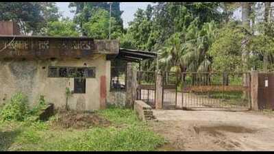 The closed spinning mill AT Mauaima in Prayagraj. (File photo) The closed spinning mill AT Mauaima in Prayagraj. (File photo)