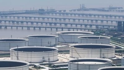 Oil storage tanks on the outskirts of Shanghai. Oil storage tanks on the outskirts of Shanghai.