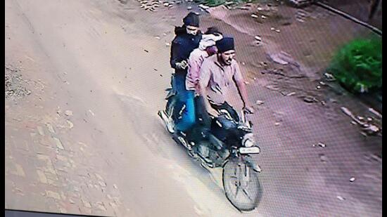 A CCTV grab of the assailants. (HT)