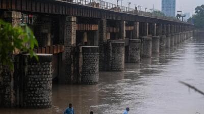 A view of the ITO Yamuna River Barrage. (HT PHOTO) A view of the ITO Yamuna River Barrage. (HT PHOTO)