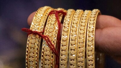 The 78-year-old Bandra resident was cheated out of her gold jewellery while she was on a morning walk. (Representative image/Reuters)