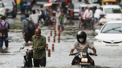 A World Bank report has noted that much of the ongoing urban expansion is taking place in ‘flood-prone and heat-vulnerable areas.’ Cities such as Delhi, Chennai, Surat, and Lucknow are among the most at risk, with rapid settlement growth in vulnerable zones amplifying the impacts of flooding and urban heat island effects. (Representational photo) (REUTERS)