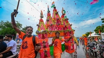 A large number of kanwariyas moving through Delhi caused massive traffic jams across the city, leaving many commuters stuck for hours. Traffic across Anand Vihar to Apsara Border was restricted till 8 AM on July 23 due to the Kanwar Yatra crossing from the route. (Sanchit Khanna/Hindustan Times) A large number of kanwariyas moving through Delhi caused massive traffic jams across the city, leaving many commuters stuck for hours. Traffic across Anand Vihar to Apsara Border was restricted till 8 AM on July 23 due to the Kanwar Yatra crossing from the route. (Sanchit Khanna/Hindustan Times)