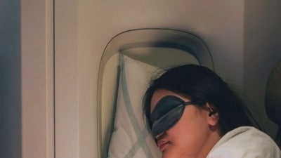 The body’s internal clock gets out of sync with the local time when we cross time zones, leading to jet lag. The body’s internal clock gets out of sync with the local time when we cross time zones, leading to jet lag.