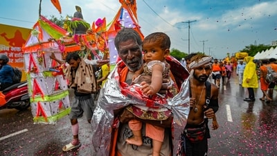 In parts of Uttar Pradesh, Kanwariyas have reportedly been ordered against carrying hockey sticks and similar items as they undertake the Kanwar Yatra. (Sanchit Khanna/Hindustan Times)