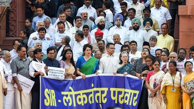 Deputy Leader of Congress in Lok Sabha Gaurav Gogoi, Congress Parliamentary Party Chairperson and MP, Sonia Gandhi, party MP Priyanka Gandhi Vadra, JMM MP Mahua Majhi and other INDIA bloc MPs protest against Special Intensive Revision (SIR) of electoral rolls in Bihar. (ANI)