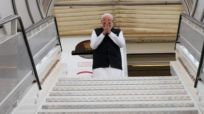 United Kingdom, Jul 24 (ANI): Prime Minister Narendra Modi emplanes for the second leg of his tour- Maldives, on Thursday. (@MEAIndia X/ANI Photo) (@MEAIndia) United Kingdom, Jul 24 (ANI): Prime Minister Narendra Modi emplanes for the second leg of his tour- Maldives, on Thursday. (@MEAIndia X/ANI Photo) (@MEAIndia)