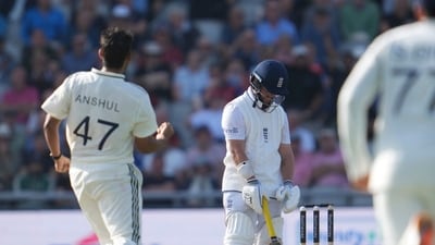 Anshul Kamboj didn't have the best opening spell on his bowling debut, but returned to take a memorable first Test wicket — the important scalp of Ben Duckett, batting on 94 at the time. (AP)