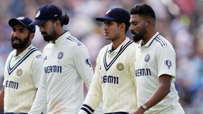 Manchester: Shubman Gill, Mohammed Siraj, Jasprit Bumrah and KL Rahul return to the pavilion for the Tea (PTI) Manchester: Shubman Gill, Mohammed Siraj, Jasprit Bumrah and KL Rahul return to the pavilion for the Tea (PTI)