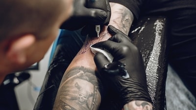 Getting tattoos or body piercings can increase your risk of hepatitis if proper hygiene and safety protocols aren't followed. (Freepik) Getting tattoos or body piercings can increase your risk of hepatitis if proper hygiene and safety protocols aren't followed. (Freepik)