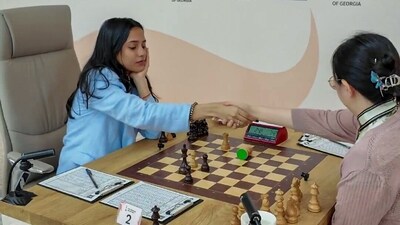19-year-old Divya Deshmukh defeats former Women’s World Champion, Tan Zhongyi of China. (@FIDE_chess X) 19-year-old Divya Deshmukh defeats former Women’s World Champion, Tan Zhongyi of China. (@FIDE_chess X)