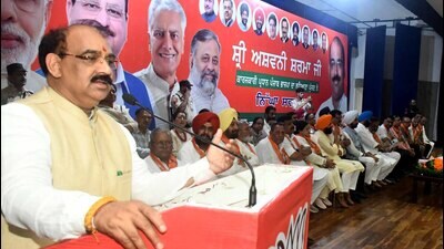 BJP’s Punjab unit working president Ashwani Sharma addressing party workers in Ludhiana. (Gurpreet Singh/HT) BJP’s Punjab unit working president Ashwani Sharma addressing party workers in Ludhiana. (Gurpreet Singh/HT)