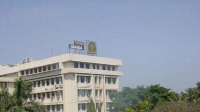 MHADA Office at Bandra Internet photo