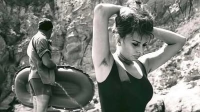 History Cool Kids shared veteran Italian actor Sophia Loren's picture on Instagram and it has been garnering attention. (Instagram/ History Cool Kids) History Cool Kids shared veteran Italian actor Sophia Loren's picture on Instagram and it has been garnering attention. (Instagram/ History Cool Kids)