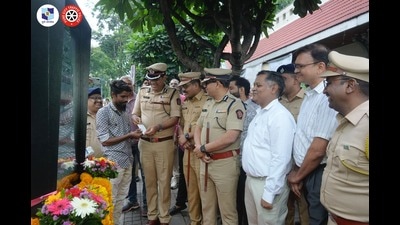 The civic team was led by anti-encroachment head Sandeep Khalate. (HT)