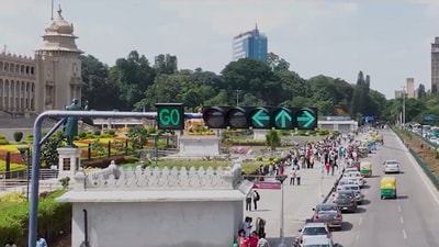 The smart traffic signals in Bengaluru have drawn criticism from several over their efficiency and timing. (X) The smart traffic signals in Bengaluru have drawn criticism from several over their efficiency and timing. (X)
