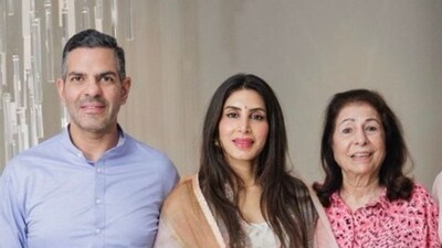Rani Kapur called her son Sunjay Kapur's death as "highly suspicious and unexplained circumstances." (X/Sunjay Kapur) Rani Kapur called her son Sunjay Kapur's death as "highly suspicious and unexplained circumstances." (X/Sunjay Kapur)