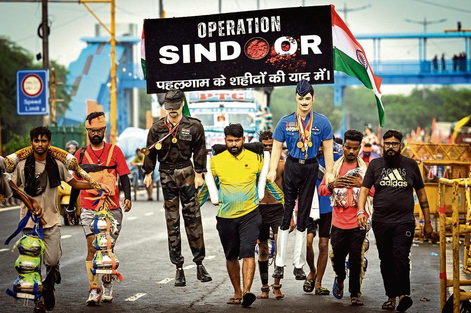A kanwar tableau themed on Operation Sindoor made every onlooker salute to the spirit of Indian soldiers. A kanwar tableau themed on Operation Sindoor made every onlooker salute to the spirit of Indian soldiers. 