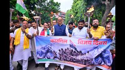Deputy chief minister Brajesh Pathak leading a torch procession in Lucknow on Saturday. (HT PHOTO) Deputy chief minister Brajesh Pathak leading a torch procession in Lucknow on Saturday. (HT PHOTO)