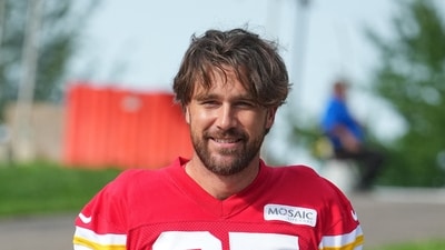 Kansas City Chiefs tight end Travis Kelce (87) walks down the hill to the practice fields during training camp at Missouri Western State University. (Photo: Denny Medley-Imagn Images) (IMAGN IMAGES via Reuters Connect)