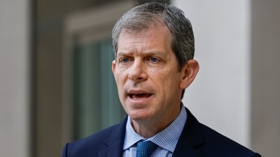 David Oscar Markus, an attorney for Ghislaine Maxwell, talks with the media outside the federal courthouse, (AP) David Oscar Markus, an attorney for Ghislaine Maxwell, talks with the media outside the federal courthouse, (AP)