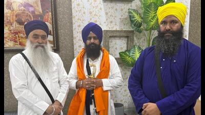 Giani Kuldeep Singh Gargaj being honoured in Amritsar. (HT photo)