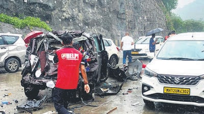 Navi Mumbai, India - July 26, 2025:Mumbai-Pune Expressway accident ,16 Vehicles Collide , One Dead in Navi Mumbai, India, on Saturday, July 26, 2025. (Photo by / HT PHOTO) (HT PHOTO) Navi Mumbai, India - July 26, 2025:Mumbai-Pune Expressway accident ,16 Vehicles Collide , One Dead in Navi Mumbai, India, on Saturday, July 26, 2025. (Photo by / HT PHOTO) (HT PHOTO)