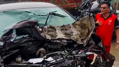 Damaged vehicles were seen on the Mumbai Pune Expressway after a speeding container trailer truck rammed into multiple vehicles on Saturday. (PTI) Damaged vehicles were seen on the Mumbai Pune Expressway after a speeding container trailer truck rammed into multiple vehicles on Saturday. (PTI)