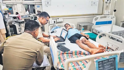 Three fishermen missing after boat capsizes in Raigad Three fishermen missing after boat capsizes in Raigad