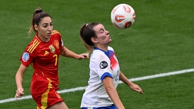 Spain's defender #07 Olga Carmona (L) and England's forward #11 Lauren Hemp challenge for the ball during the UEFA Women's Euro 2025 final football match between England and Spain at the St. Jakob-Park Stadium in Basel, on July 27, 2025. (Photo by Miguel MEDINA / AFP) (AFP) Spain's defender #07 Olga Carmona (L) and England's forward #11 Lauren Hemp challenge for the ball during the UEFA Women's Euro 2025 final football match between England and Spain at the St. Jakob-Park Stadium in Basel, on July 27, 2025. (Photo by Miguel MEDINA / AFP) (AFP)