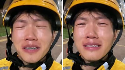 Between sobs, the man expresses deep regret over dropping out of school and blames himself for his difficult path. (Instagram/chinaminutes) Between sobs, the man expresses deep regret over dropping out of school and blames himself for his difficult path. (Instagram/chinaminutes)