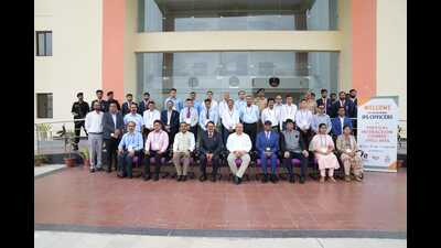 DGP Rajiv Krishna along with other delegates. (HT PHOTO) DGP Rajiv Krishna along with other delegates. (HT PHOTO)
