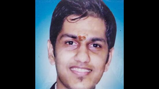 Jiten fell to his death while boarding an overcrowded CST-bound train in Kalwa, in 2012