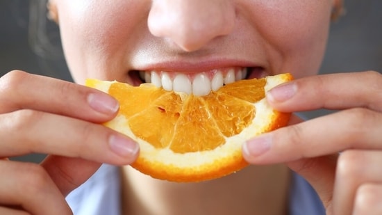 Oranges are low in calories, high in vitamin C, and boost fat burning. (Shutterstock)
