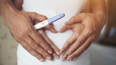 According to an obstetrician-gynecologist, IUI is less invasive, more affordable, and often the starting option for mild infertility, while IVF is reserved for more complex cases and yields higher success rates per attempt. (Freepik) According to an obstetrician-gynecologist, IUI is less invasive, more affordable, and often the starting option for mild infertility, while IVF is reserved for more complex cases and yields higher success rates per attempt. (Freepik)