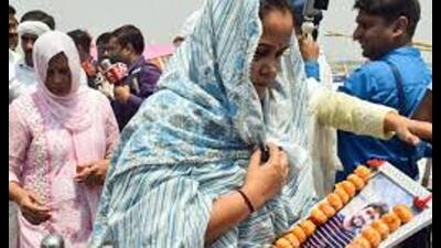 Aishanya Dwivedi, wife of Pahalgam terror attack victim Shubham Dwivedi, said she would not be watching the upcoming India-Pakistan cricket match, calling for a public boycott. (Sourced)