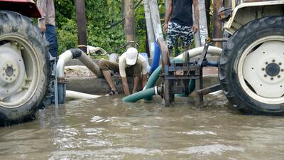 Corporation officials claimed that their staff and teams were roped in at different waterlogging points since Tuesday morning. (Sakib Ali/HT Photos) Corporation officials claimed that their staff and teams were roped in at different waterlogging points since Tuesday morning. (Sakib Ali/HT Photos)
