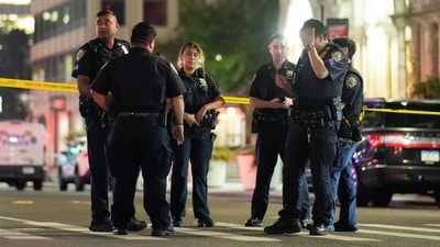 Police officers stand near the scene of a reported shooter situation in the Manhattan borough of New York City, U.S. July 28, 2025. REUTERS/Eduardo Munoz (REUTERS)