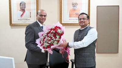New VC Prof Umakant Das (L) and his predecessor Prof Shankar Das (R) during the handing-over ceremony on Tuesday. (HT) New VC Prof Umakant Das (L) and his predecessor Prof Shankar Das (R) during the handing-over ceremony on Tuesday. (HT)